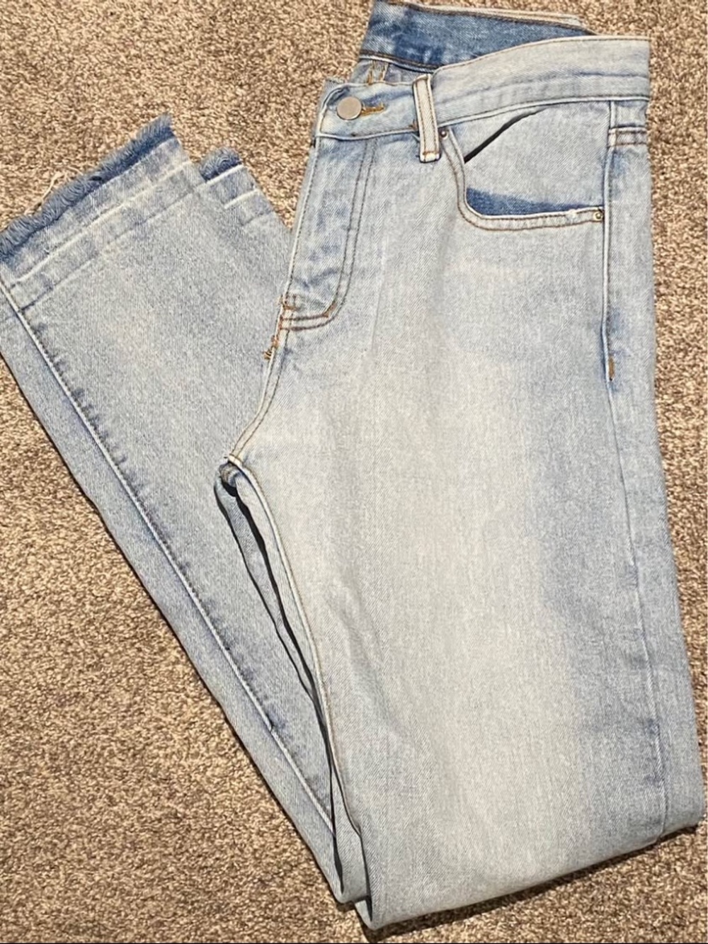 mnml la lightwashed straight fit jeans with raw hem